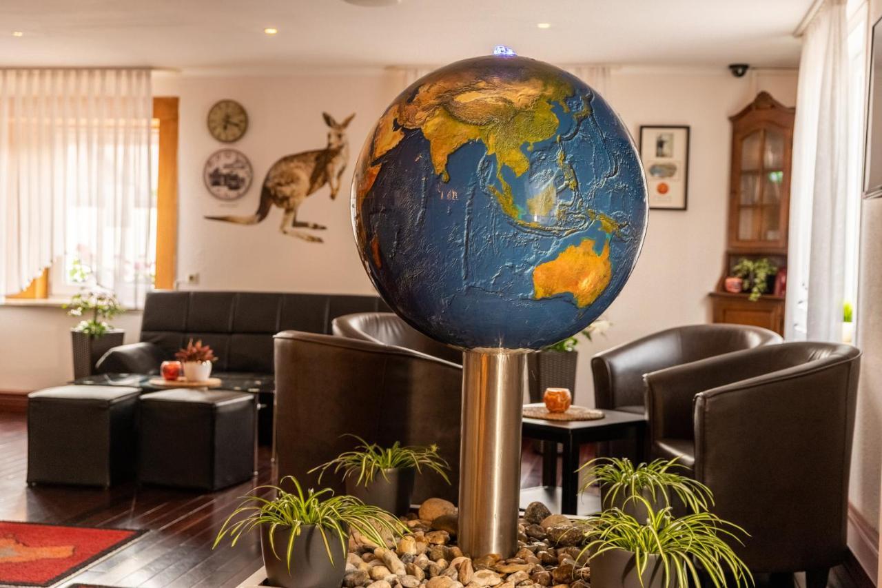 Hotel Zur Post Ochsendorf เคอนิกสลูทเทอร์ อัม เอล์ม ภายนอก รูปภาพ